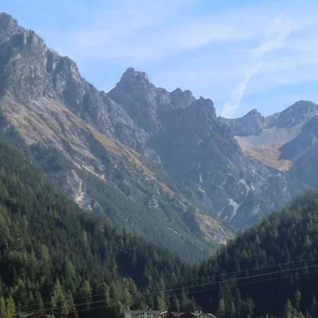 In Stubaital Near Lift Нойштифт-им-Штубайталь