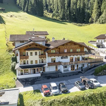 In Stubaital Near Lift Апартаменты *