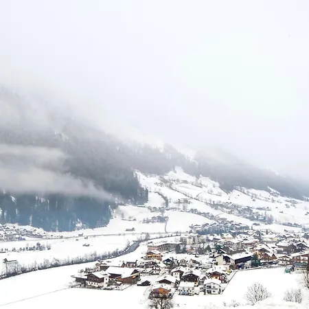 In Stubaital Near Lift * نيوستيف ام ستوبيتا